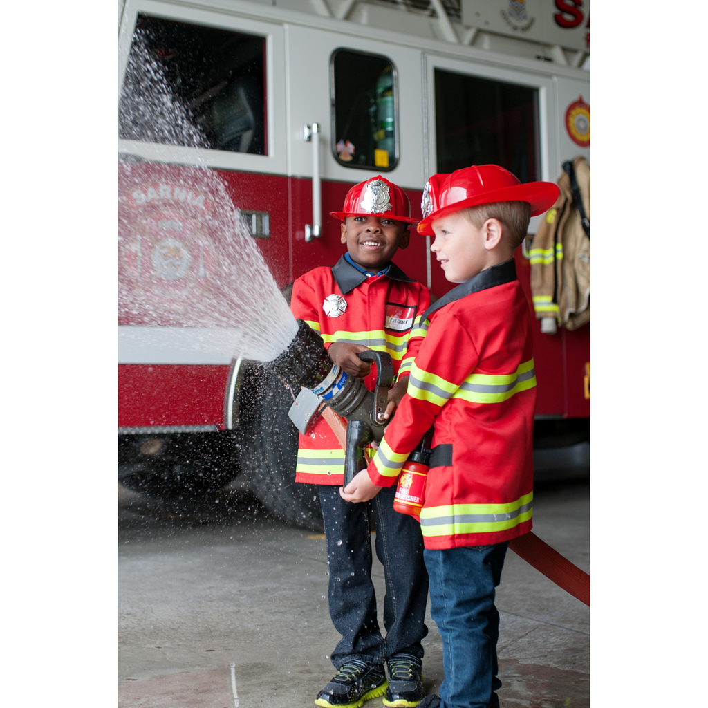 Great Pretenders Firefighter with Accessories Size 3/4Great Pretenders Firefighter with Accessories Size 3/4