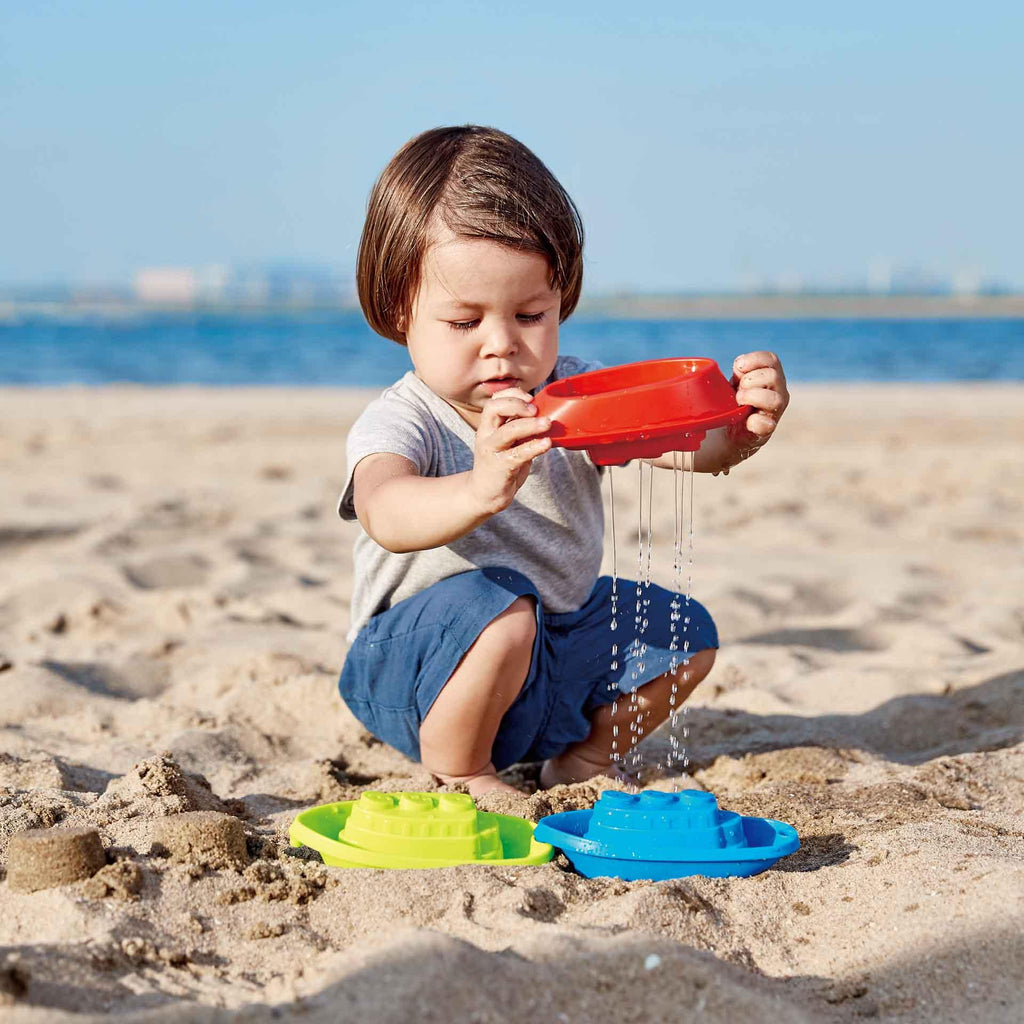 Hape Beach & Bath Boats e4091 canada ontario blue red green