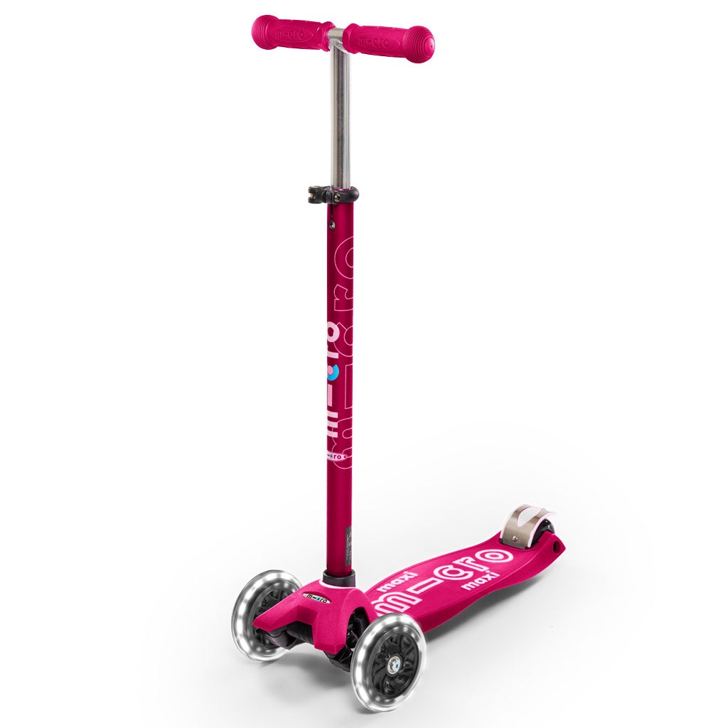 MICRO Maxi Deluxe LED Kickboard Scooter Pink