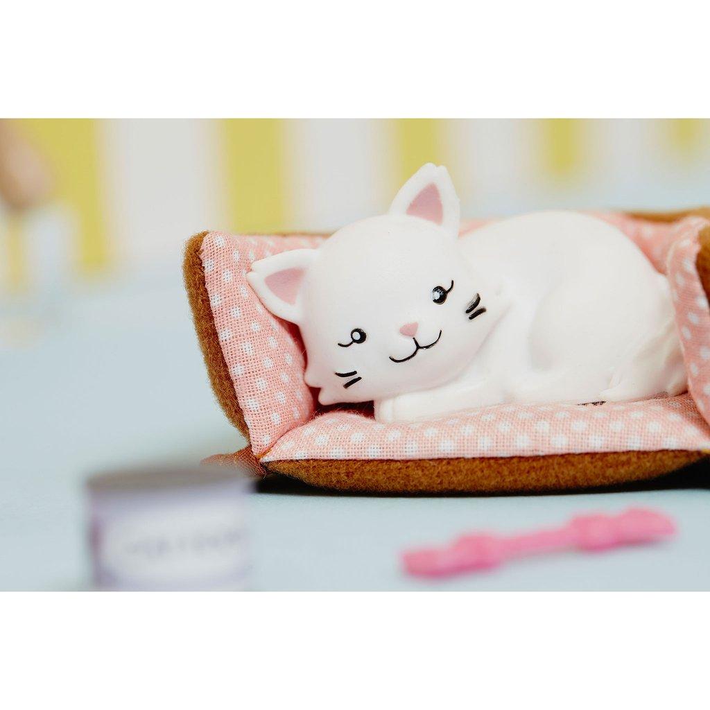 Lottie Pandora the Persian Cat Accessory Set canada ontario